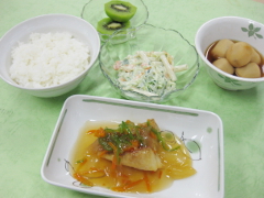 B食